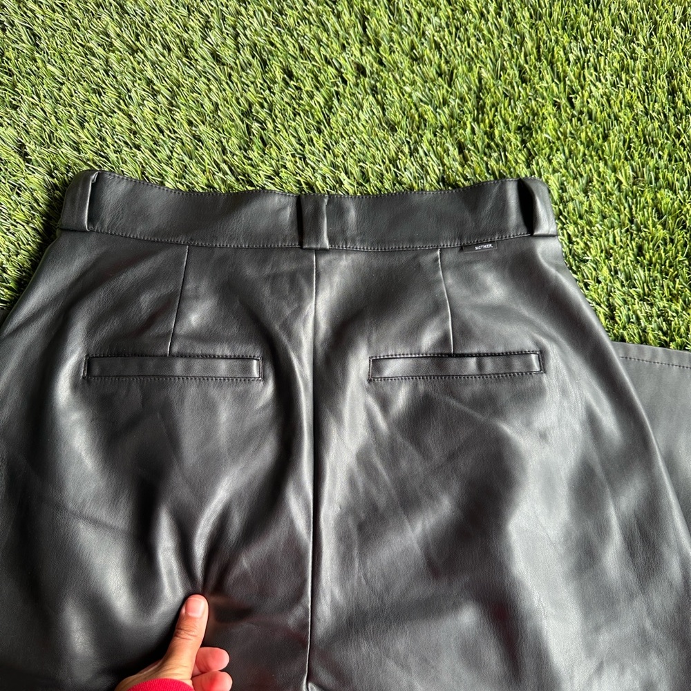 MOTHER High Waisted Tunnel Vision Pleated Prep Sneak Feaux Leather Pants Size 27 - Picture 7 of 14